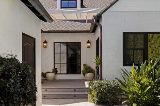 4316 N Clybourn Ave in Burbank, CA - Foto de edificio - Building Photo