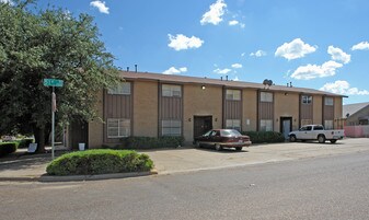 2101 51st St in Lubbock, TX - Building Photo