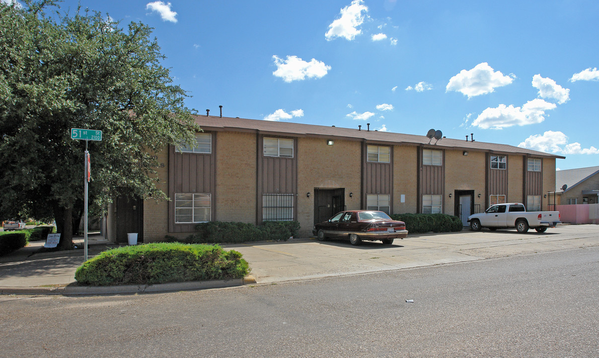 2101 51st St in Lubbock, TX - Foto de edificio