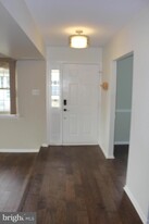 252 Marble Ct in Morrisville, PA - Building Photo