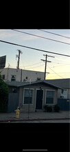 4638 Prospect Ave-Unit -c in Los Angeles, CA - Foto de edificio - Building Photo