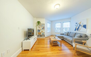 22 Saybrook St, Unit 1 in Boston, MA - Building Photo - Building Photo