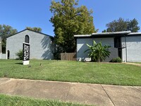 Peabody Village in Memphis, TN - Building Photo - Building Photo