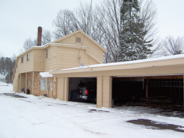 412 Edsel St in Kingsford, MI - Building Photo - Building Photo