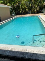 4234 SE 19th Pl in Cape Coral, FL - Building Photo