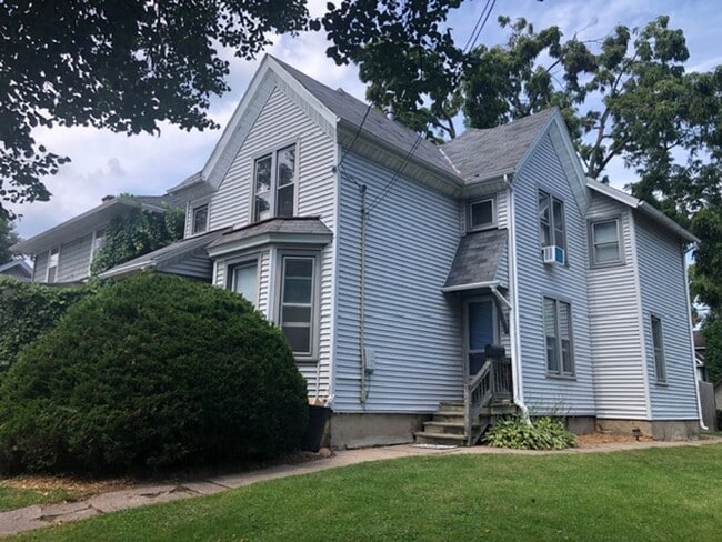 property at 924 Drake St