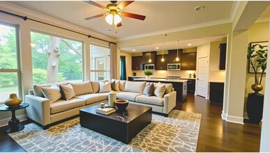 9801 McKnight Lp in Austin, TX - Building Photo - Building Photo