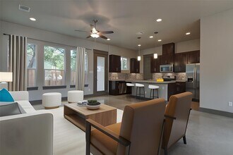 923 E 37th St in Austin, TX - Building Photo - Building Photo