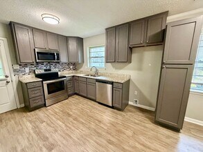 1412 Moulton St E in Decatur, AL - Building Photo - Building Photo