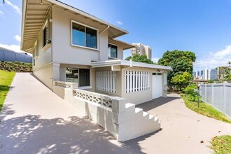 1207 Lilo Pl in Honolulu, HI - Building Photo - Building Photo