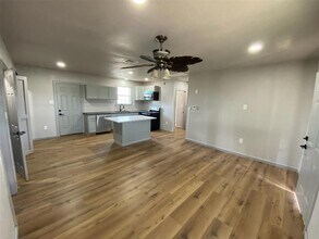 127 Clearview Dr in Bastrop, TX - Building Photo - Building Photo