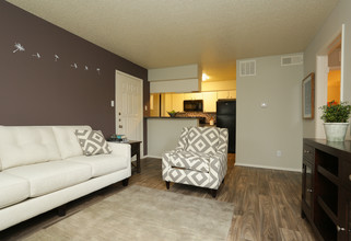 Slate Apartments in Dallas, TX - Building Photo - Interior Photo