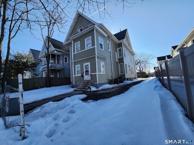 538 Howard Ave in New Haven, CT - Building Photo - Building Photo