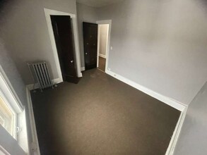 1801 Stanwood Rd in East Cleveland, OH - Foto de edificio - Building Photo