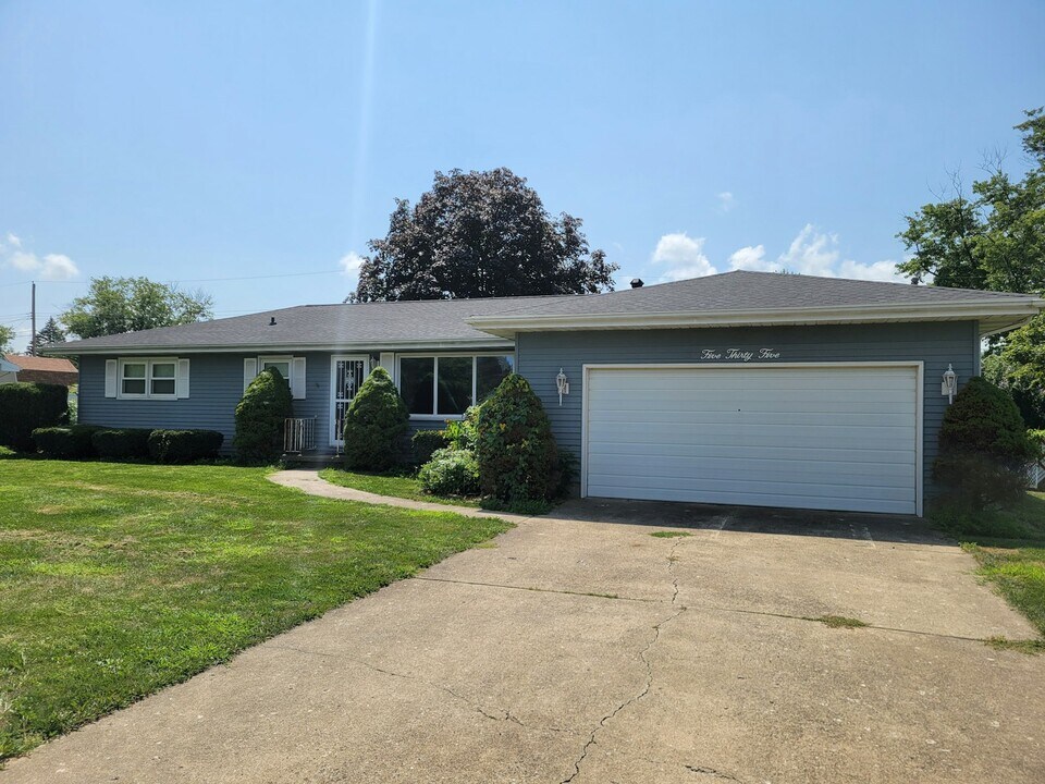 535 Wagoner Dr in Mount Zion, IL - Building Photo