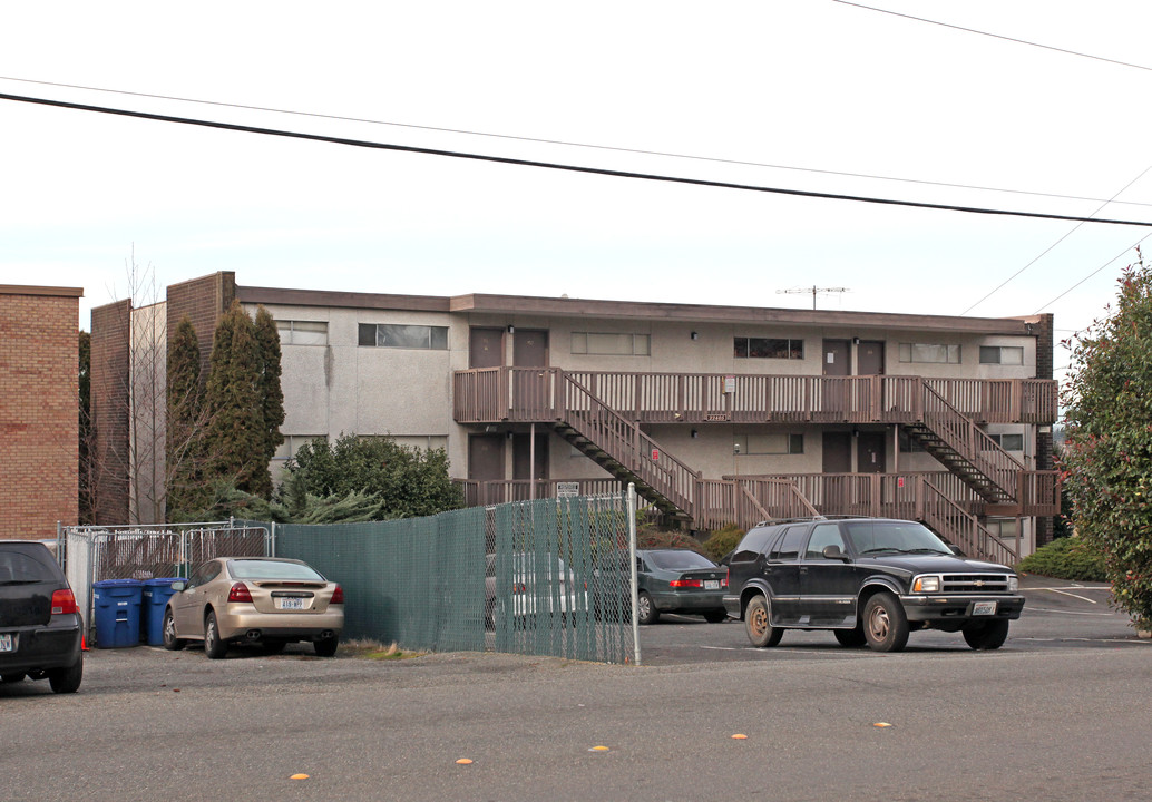 Edgecliff Apartments in Des Moines, WA - Building Photo