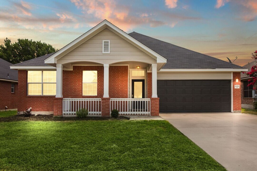 2039 Belvedere Ct in New Braunfels, TX - Building Photo