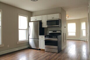 23 Lafayette St, Unit 3 in Haverhill, MA - Building Photo