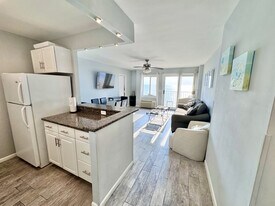 201 Rudee Loop Connector in Virginia Beach, VA - Building Photo