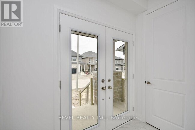 44 Barnyard Trl in Barrie, ON - Building Photo - Building Photo