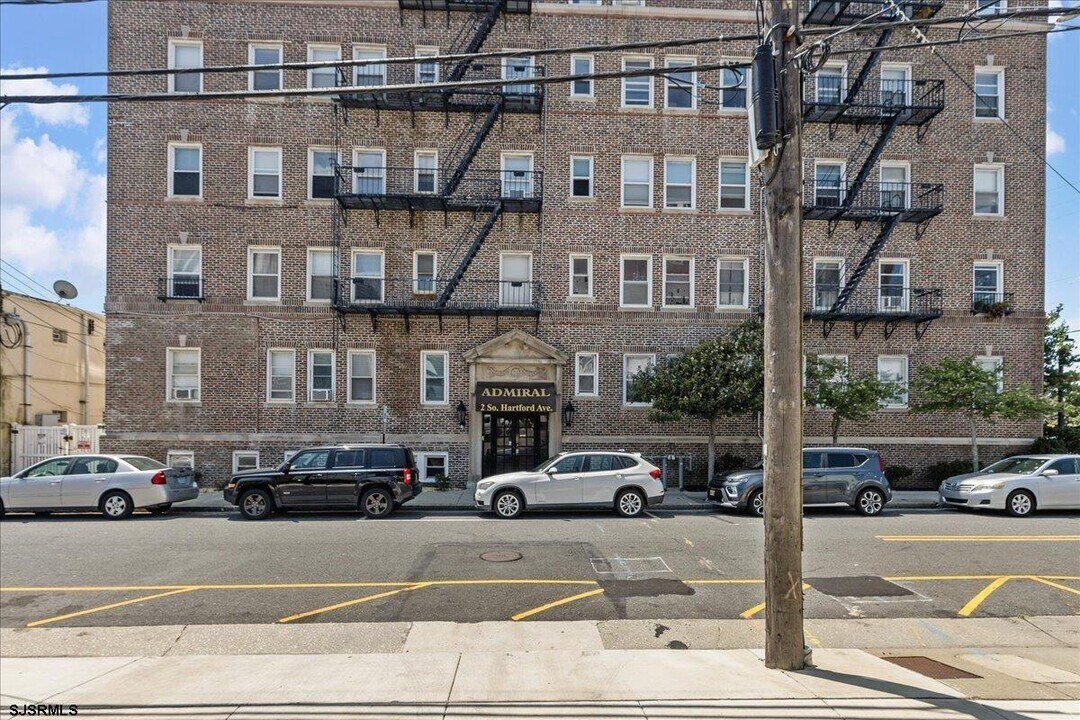 2 S Hartford Ave in Atlantic City, NJ - Building Photo