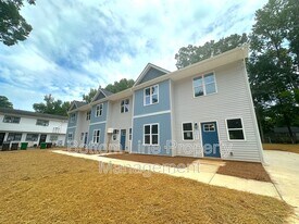 2927 Burgess Dr in Charlotte, NC - Building Photo