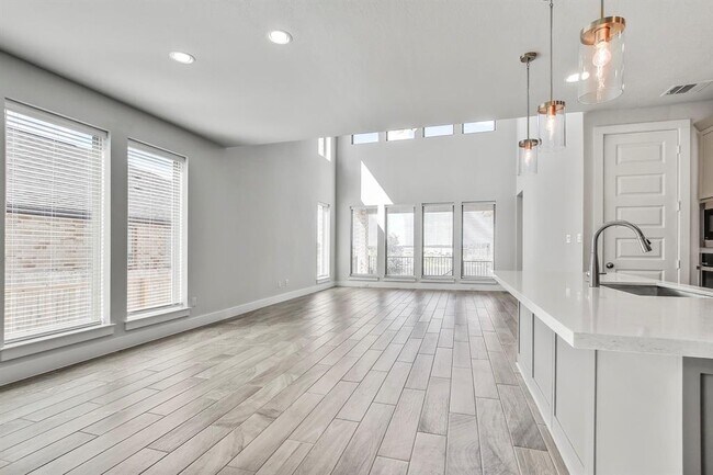 155 Cyrus Milton Dr in Buda, TX - Building Photo - Building Photo