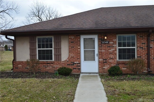 8344 Woodgrove Dr in Dayton, OH - Building Photo - Building Photo