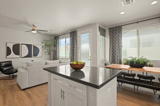 Moderne at Roosevelt in Tolleson, AZ - Foto de edificio - Building Photo