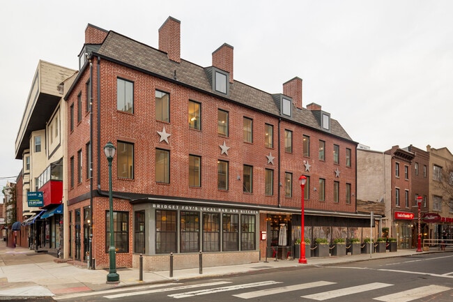 200 South St, Unit LARGE 2 BEDROOM W OFFICE in Philadelphia, PA - Building Photo - Building Photo