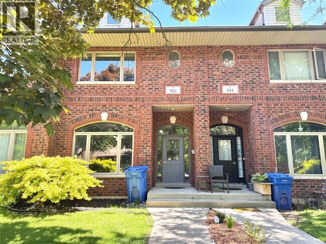 property at 912 Monmouth Rd