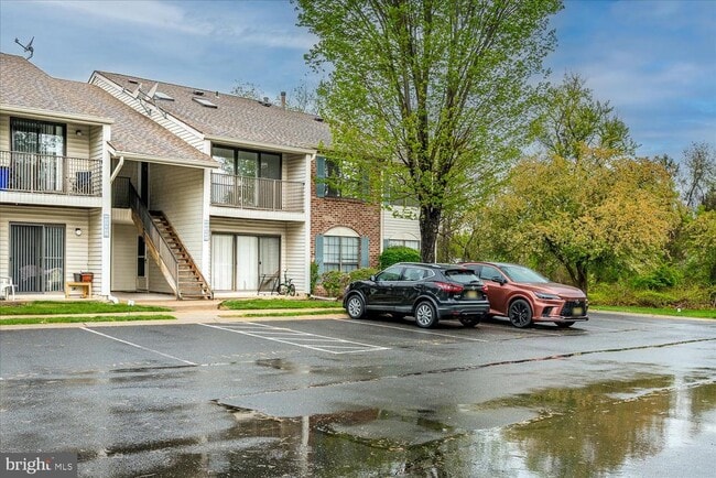 64 Taylor Dr in Franklin Township, NJ - Building Photo - Building Photo