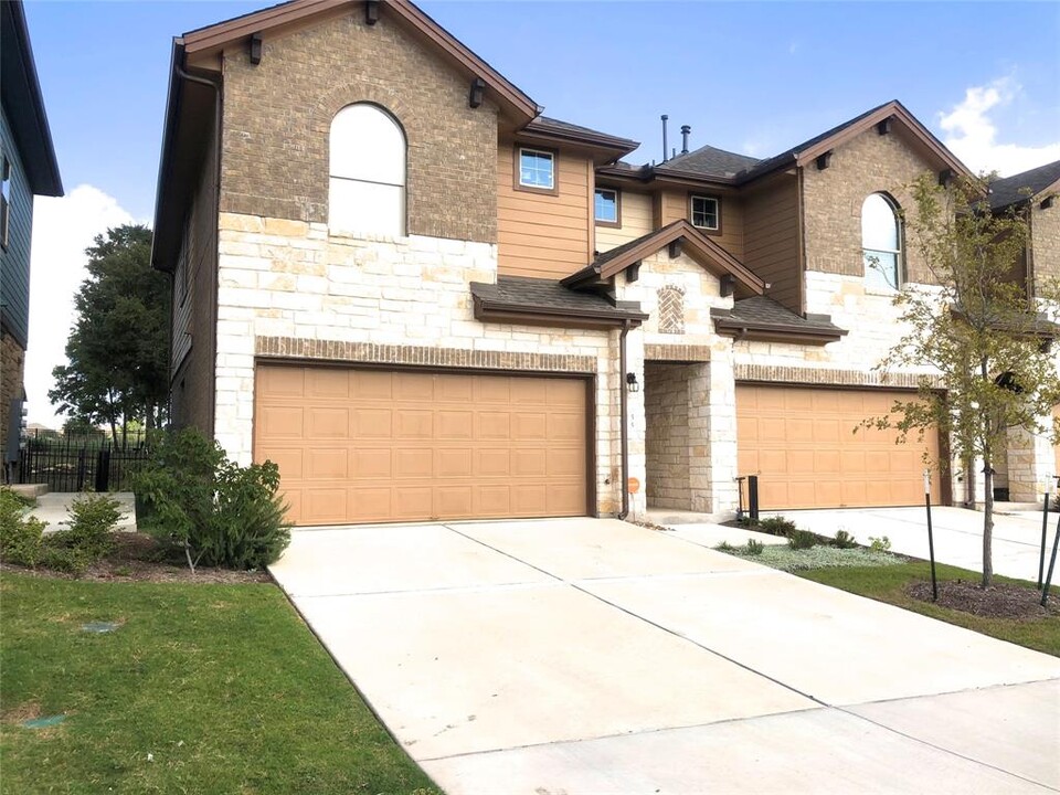 1001 Zodiac Ln in Round Rock, TX - Building Photo