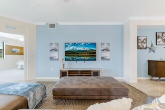 12043 Hawthorn Lake Dr-Unit -ID1248090P in Ft. Myers, FL - Foto de edificio - Building Photo