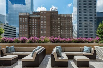 Aris Market Square in Houston, TX - Foto de edificio - Building Photo
