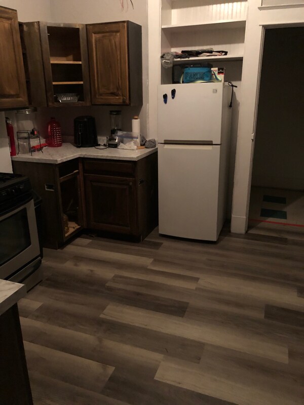 907 Chartiers Ave, Unit 2 in Mckees Rocks, PA - Building Photo - Building Photo