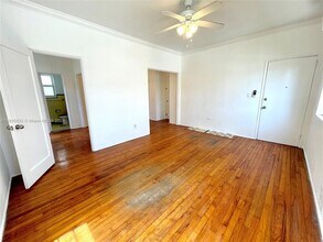 1619 Meridian Ave, Unit 12 in Miami Beach, FL - Building Photo - Building Photo