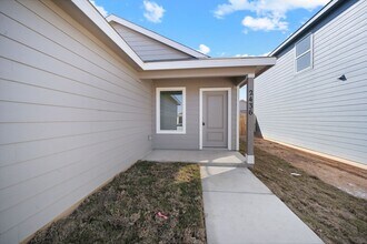 2436 Creek Rd in Canyon Lake, TX - Building Photo - Building Photo