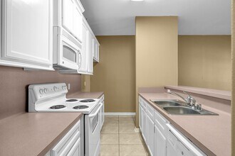 172 Binnacle Ct in Willis, TX - Building Photo - Building Photo