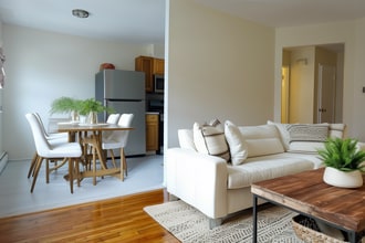 910 Jerome St in Brooklyn, NY - Building Photo - Building Photo