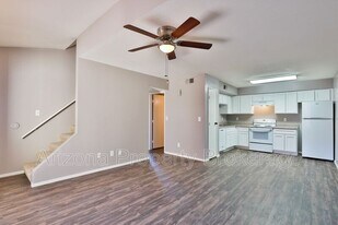 6132 E Greenway St in Mesa, AZ - Building Photo