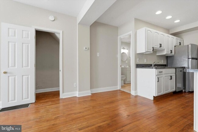 400 Green Ln in Philadelphia, PA - Building Photo - Building Photo