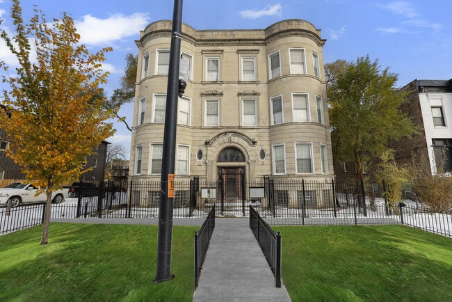 5341 S Indiana Ave in Chicago, IL - Building Photo - Building Photo