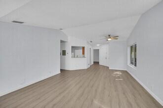 815 Boynton Beach Blvd in Boynton Beach, FL - Building Photo - Building Photo