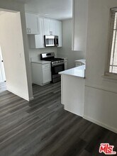 3901 W 7th St in Los Angeles, CA - Building Photo - Building Photo