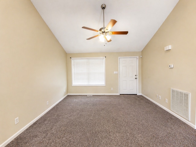 994 Bobcat Dr in Clarksville, TN - Building Photo - Building Photo