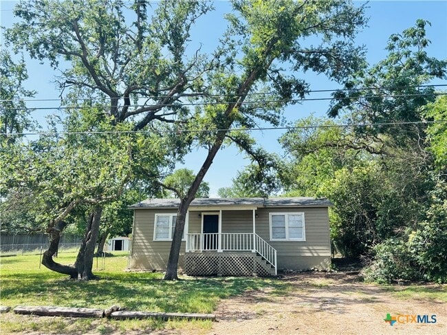 property at 4457 Lakeview Dr