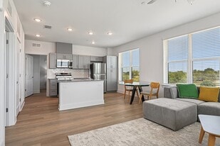 Hughes House in Fort Worth, TX - Building Photo