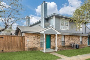 117 Peachtree Ct in Kennedale, TX - Building Photo