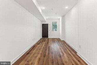 1010 W Arizona St in Philadelphia, PA - Building Photo - Building Photo